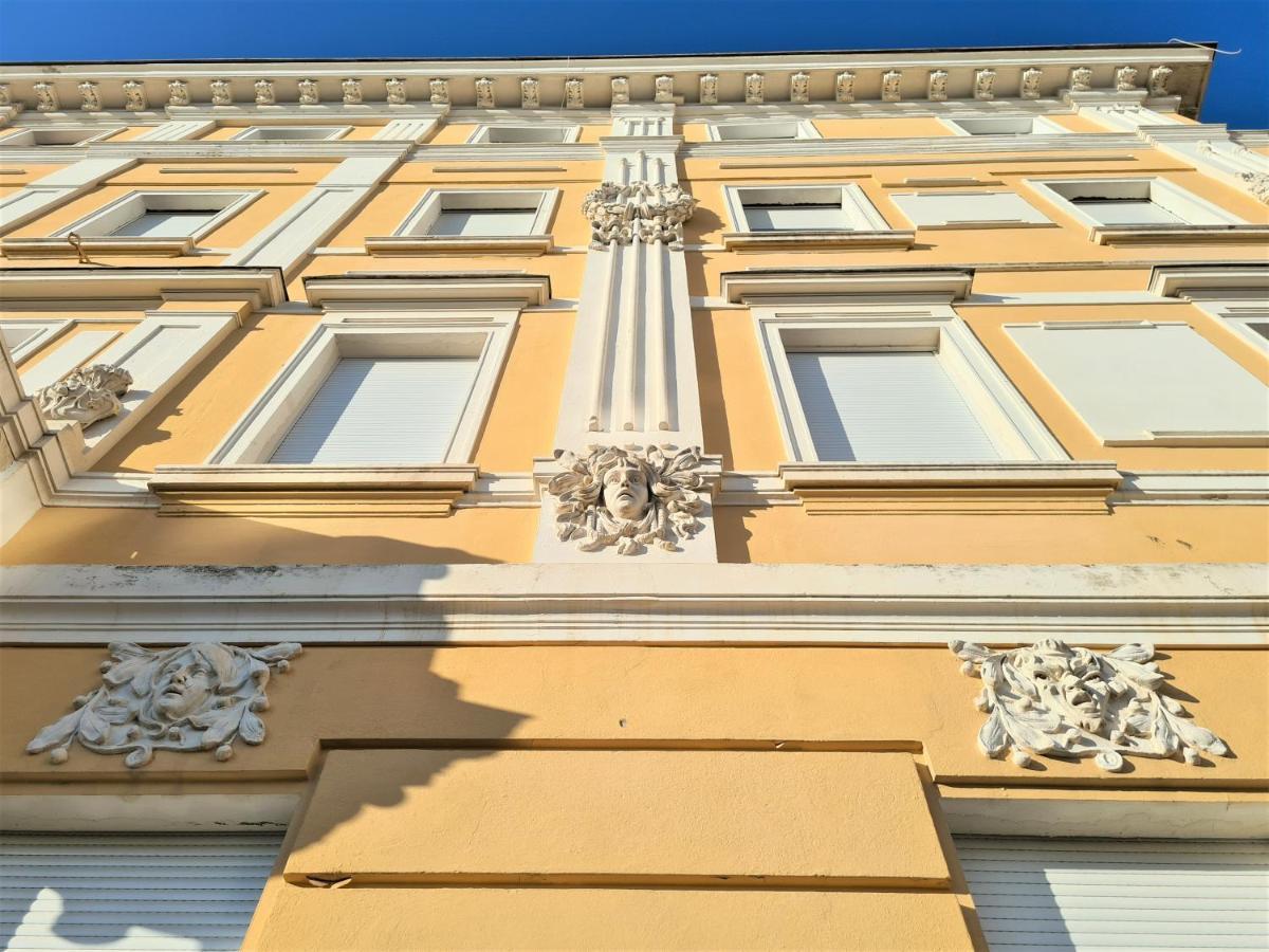 Tom'S Luxury Apartment Zadar, Branimirova Obala エクステリア 写真